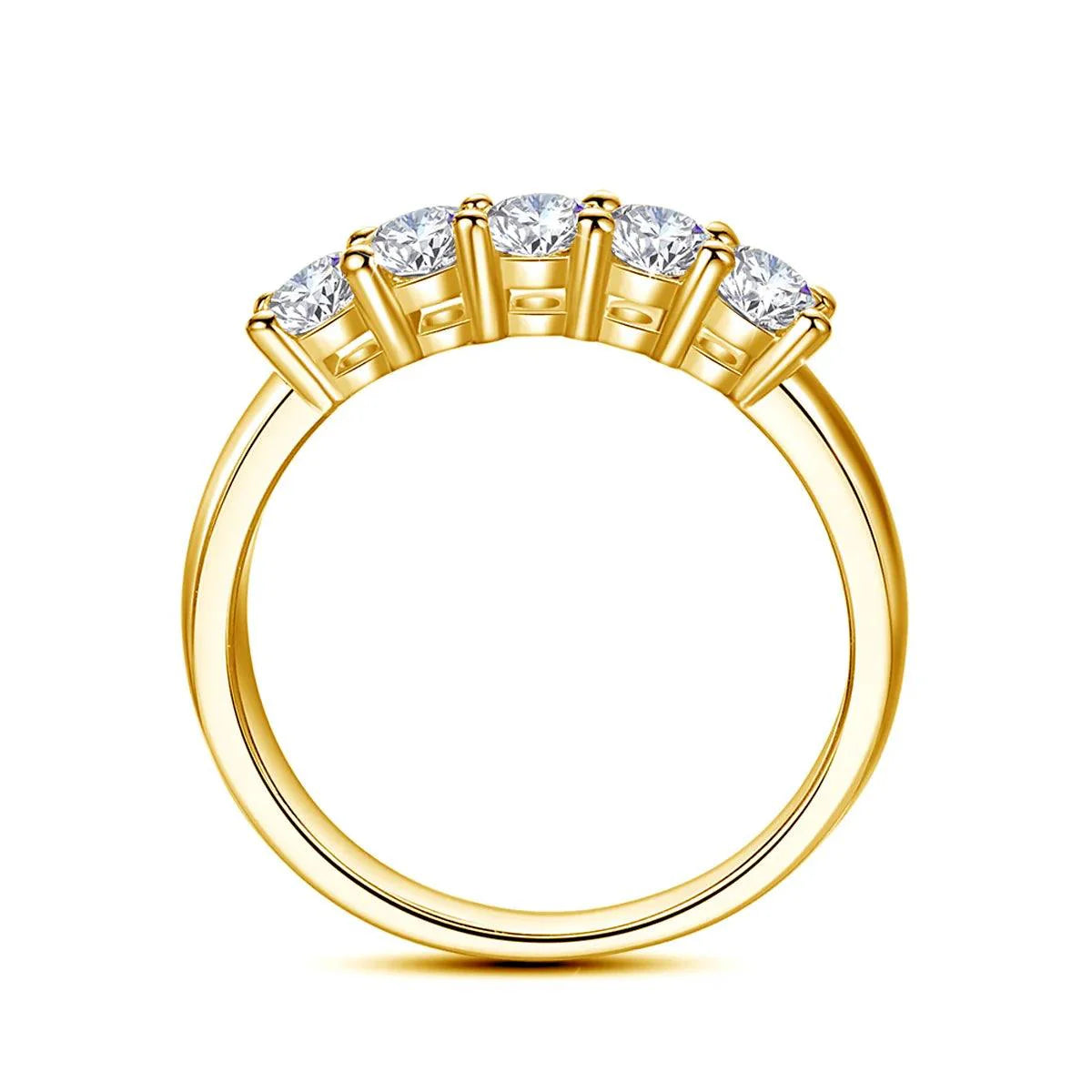 Solitaire Ring in 18k Gold with Moissanites