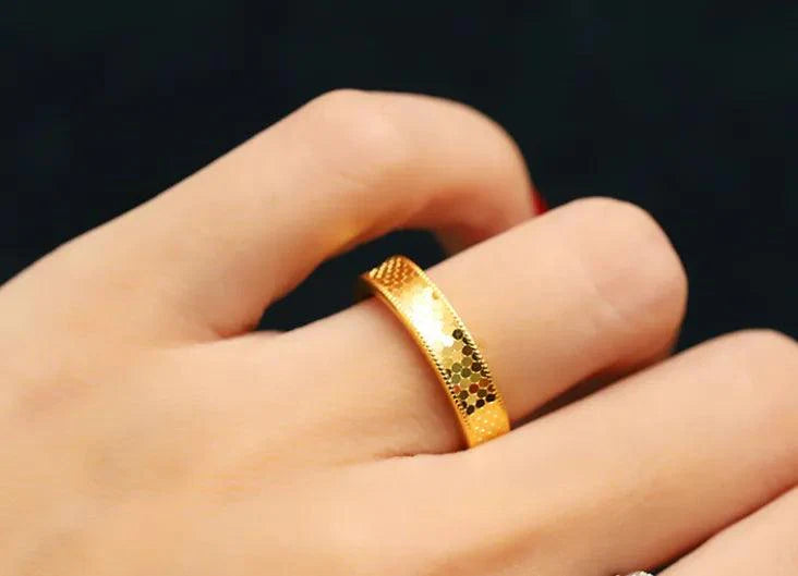 Royal Ring in 24k Gold