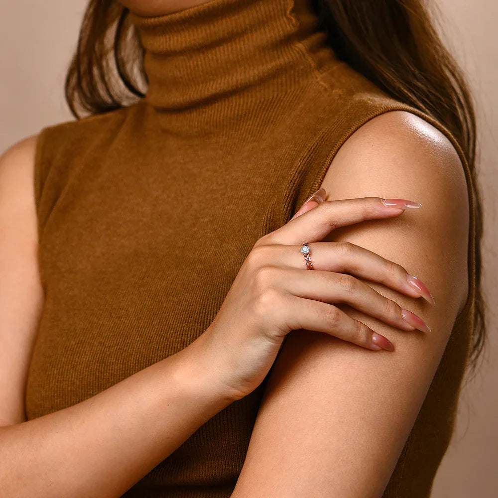 Dream Solitaire Ring in 18k Gold with Moissanite