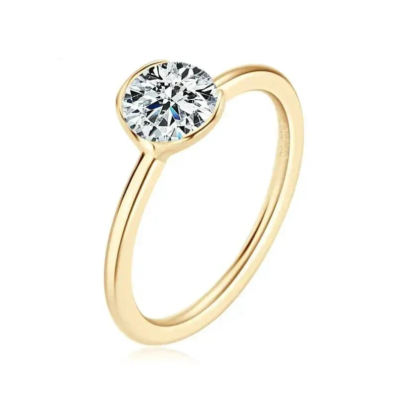 Lívia Ring in Gold‑Plated 18k Silver with Moissanite