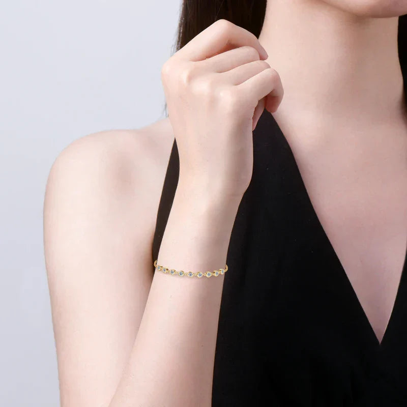Lívia 18k Gold-Plated Silver Bracelet with Moissanite Stones